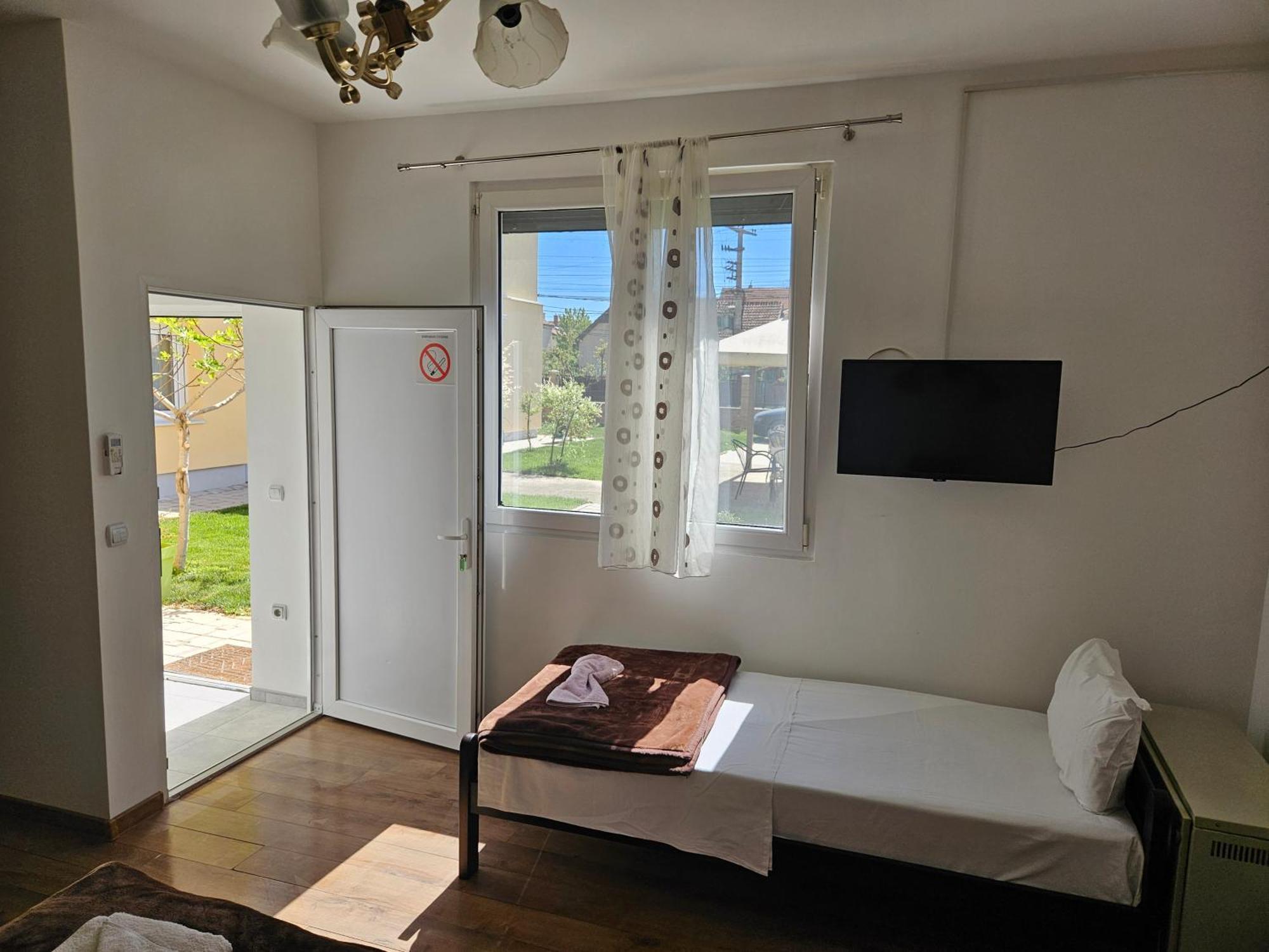 Apartments Kuca Aleksic Ni Exterior foto