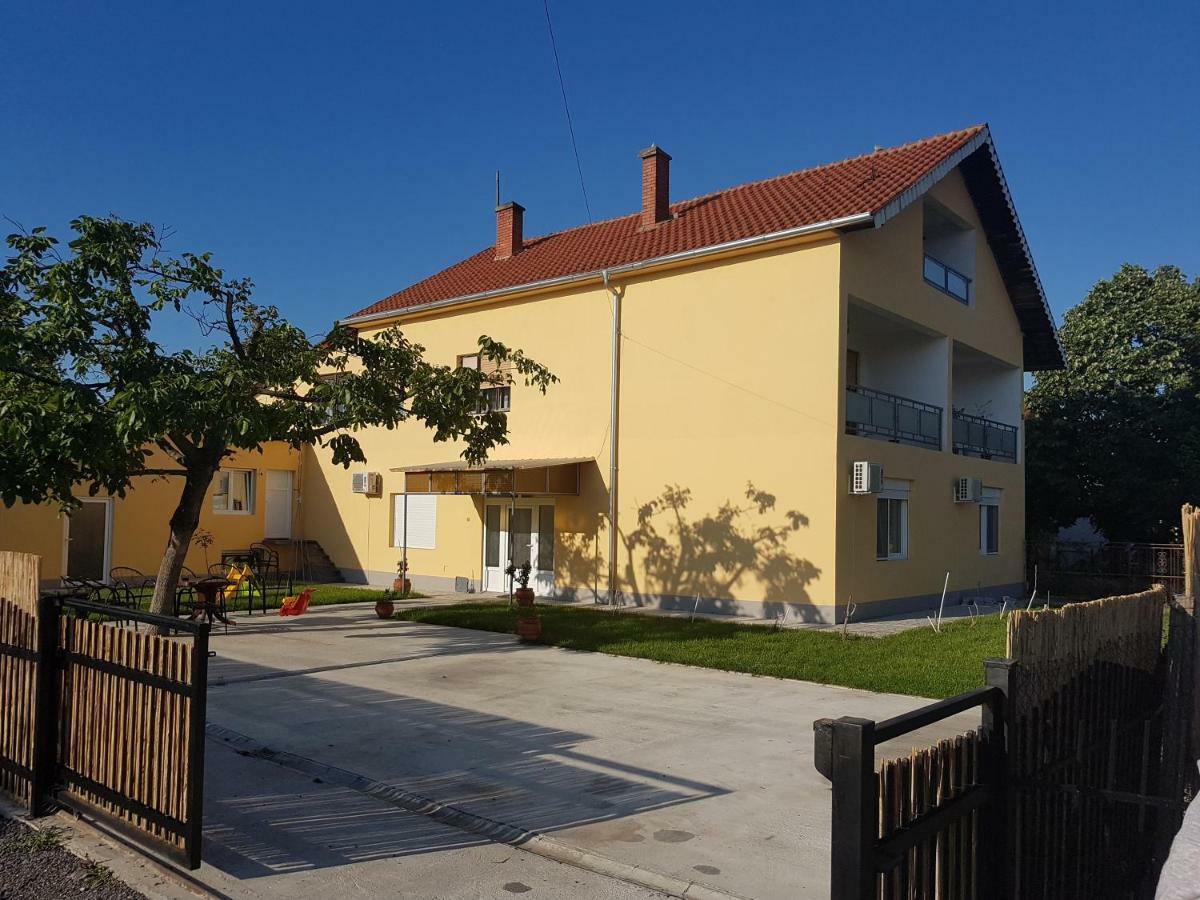 Apartments Kuca Aleksic Ni Exterior foto